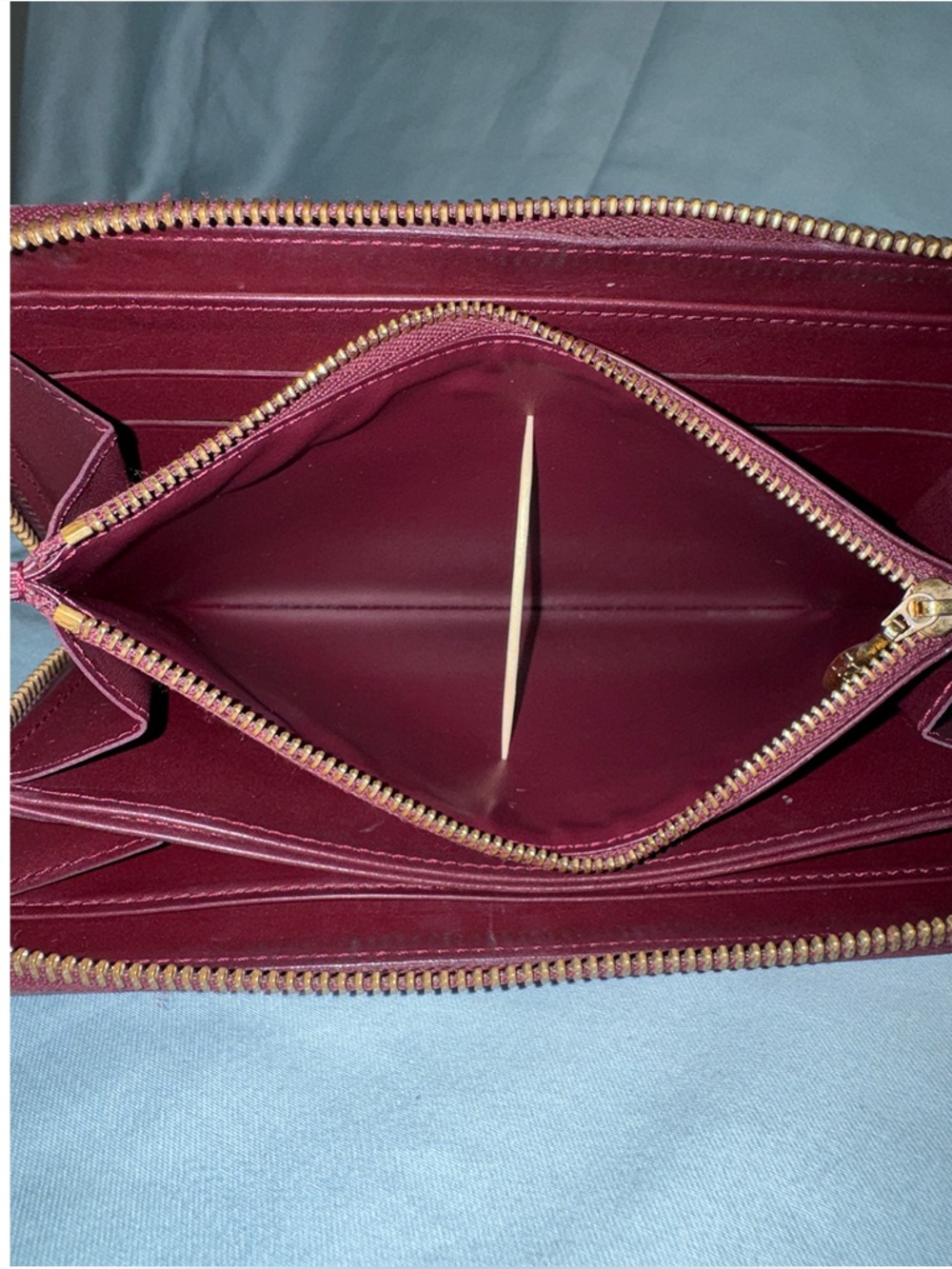 Louis Vuitton Vernis Zip Around Wallet in Burgundy, Comes With COA. - Picture 10 of 16